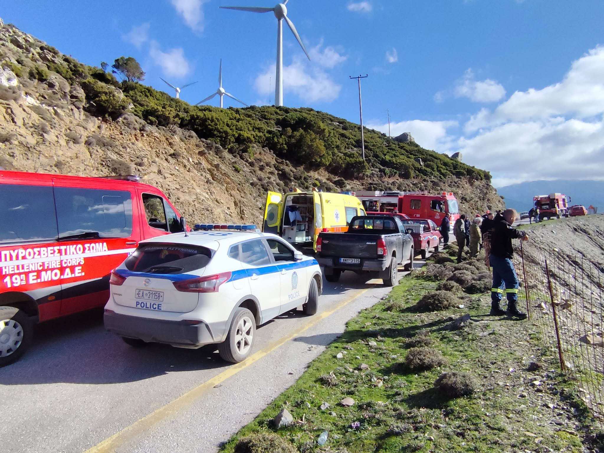 Τροχαίο δυστύχημα στα Χανιά: ΙΧ έπεσε σε γκρεμό – Χωρίς τις αισθήσεις του ανασύρθηκε ο οδηγός