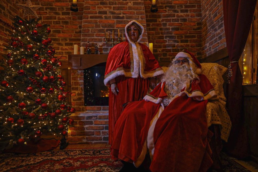 Εντυπωσιακή η άφιξη του Άγιου Βασίλη στην Καλλονή της Λέσβου (φωτογραφίες)