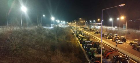 Γέμισε δώρα «Το δέντρο της αγάπης» στη Μυτιλήνη