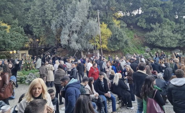 Χιλιάδες επισκέπτες στη ζωντανή Φάτνη της Σαλάκου στη Ρόδου