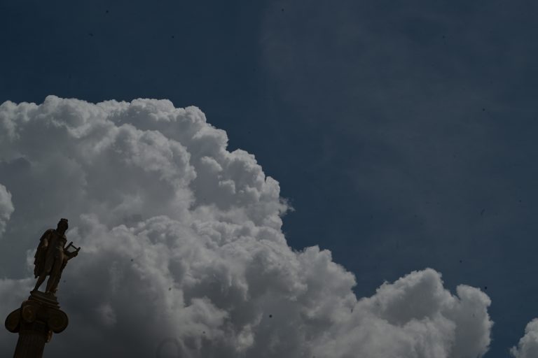 Έρχεται νέα κακοκαιρία με ισχυρές βροχές και καταιγίδες – Σε αναμονή έκτακτου δελτίου της ΕΜΥ, ποιες περιοχές θα πληγούν