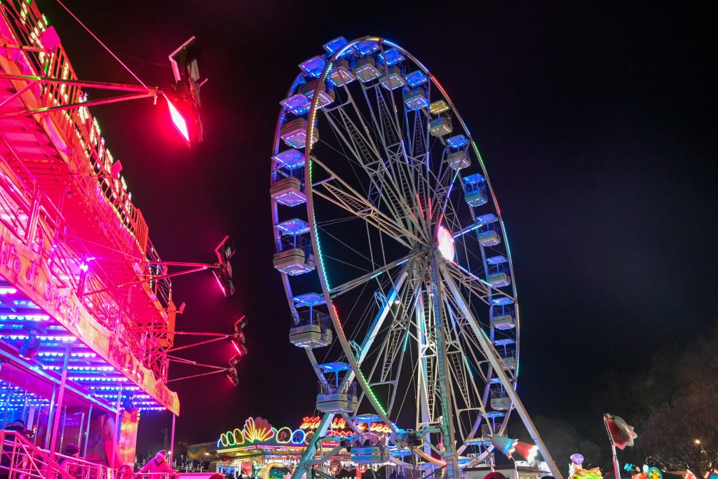 Χριστουγεννιάτικοι προορισμοί στην Ελλάδα: Ποια είναι τα πιο δημοφιλή θεματικά πάρκα – Σε ποιες περιοχές υπάρχουν πληρότητες