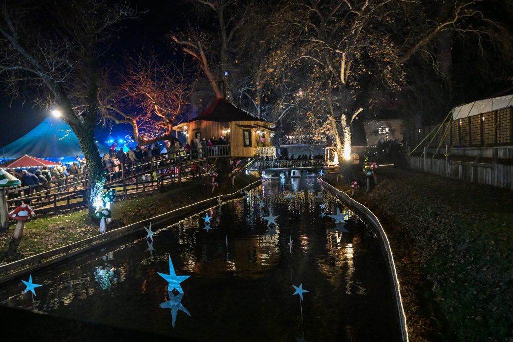 Χριστουγεννιάτικοι προορισμοί στην Ελλάδα: Ποια είναι τα πιο δημοφιλή θεματικά πάρκα – Σε ποιες περιοχές υπάρχουν πληρότητες