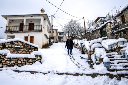 Τελευταίες παραστάσεις του έργου “Αργεί πολύ να ξημερώσει” από την Πειραματική Σκηνή