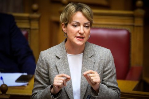 Δ. Οικονομάκης, μουσικοσυνθέτης στο ΕΡΤnews Radio 105,8 για κάλεσμα στην ιρανική πρεσβεία: Δεν θα αλλάξουμε κάτι στο Ιράν – Έχει να κάνει με την αξιοπρέπειά μας