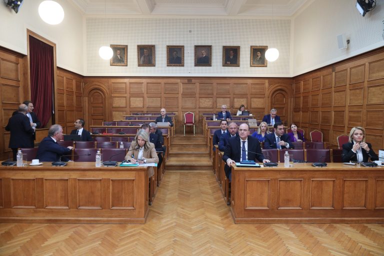 Εξεταστική για τον ΟΠΕΚΕΠΕ: Αλληλοκατηγορίες Λαζαρίδη – Αποστολάκη για προσαγωγή στελεχών ΠΑΣΟΚ και ΝΔ στην Κρήτη