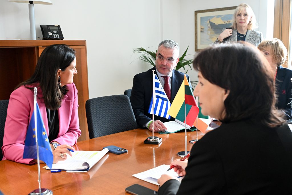 Ευρωπαϊκή Επιτροπή για τις συλλογικές συμβάσεις εργασίας: Πηγή έμπνευσης η Ελλάδα για την υπόλοιπη Ευρώπη