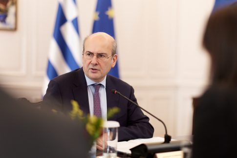 Βραδιά Φαναριών 2026: Ο Βόλος φωτίζει τον ουρανό με ευχές και μουσική