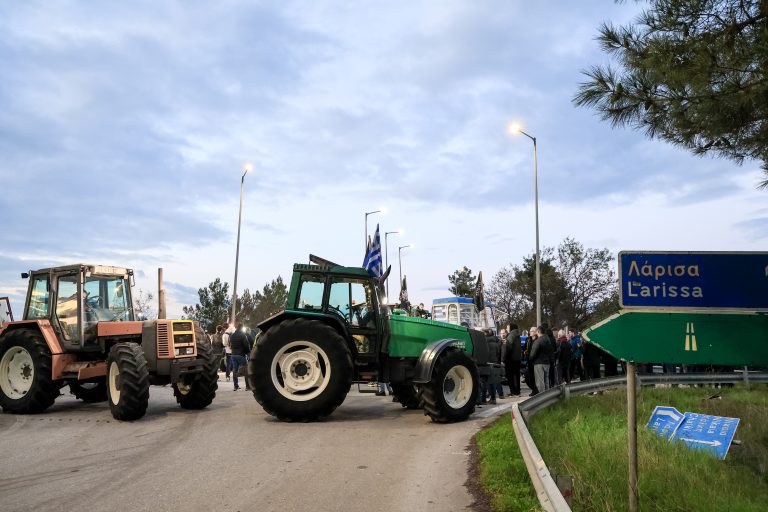 Αγροτικές κινητοποιήσεις: Κρίσιμη ώρα στη Νίκαια – Ξεκίνησε η πανελλαδική σύσκεψη