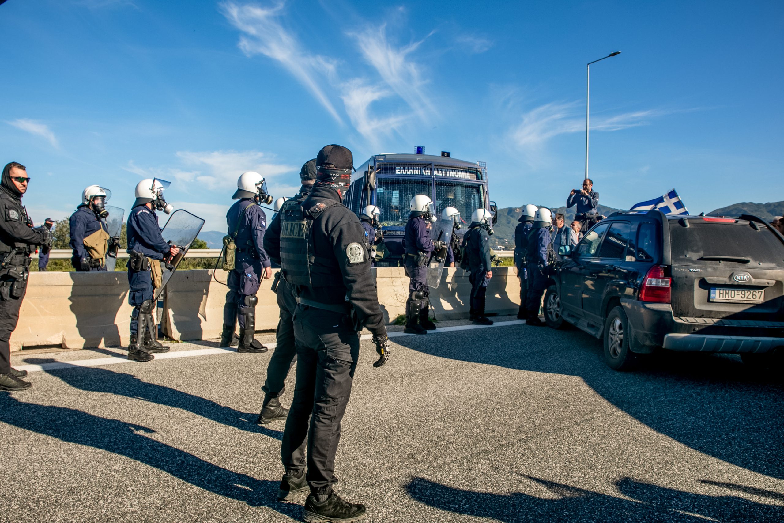 Σφίγγει ο κλοιός των αγροτών – Ο χάρτης των μπλόκων σε όλη την Ελλάδα