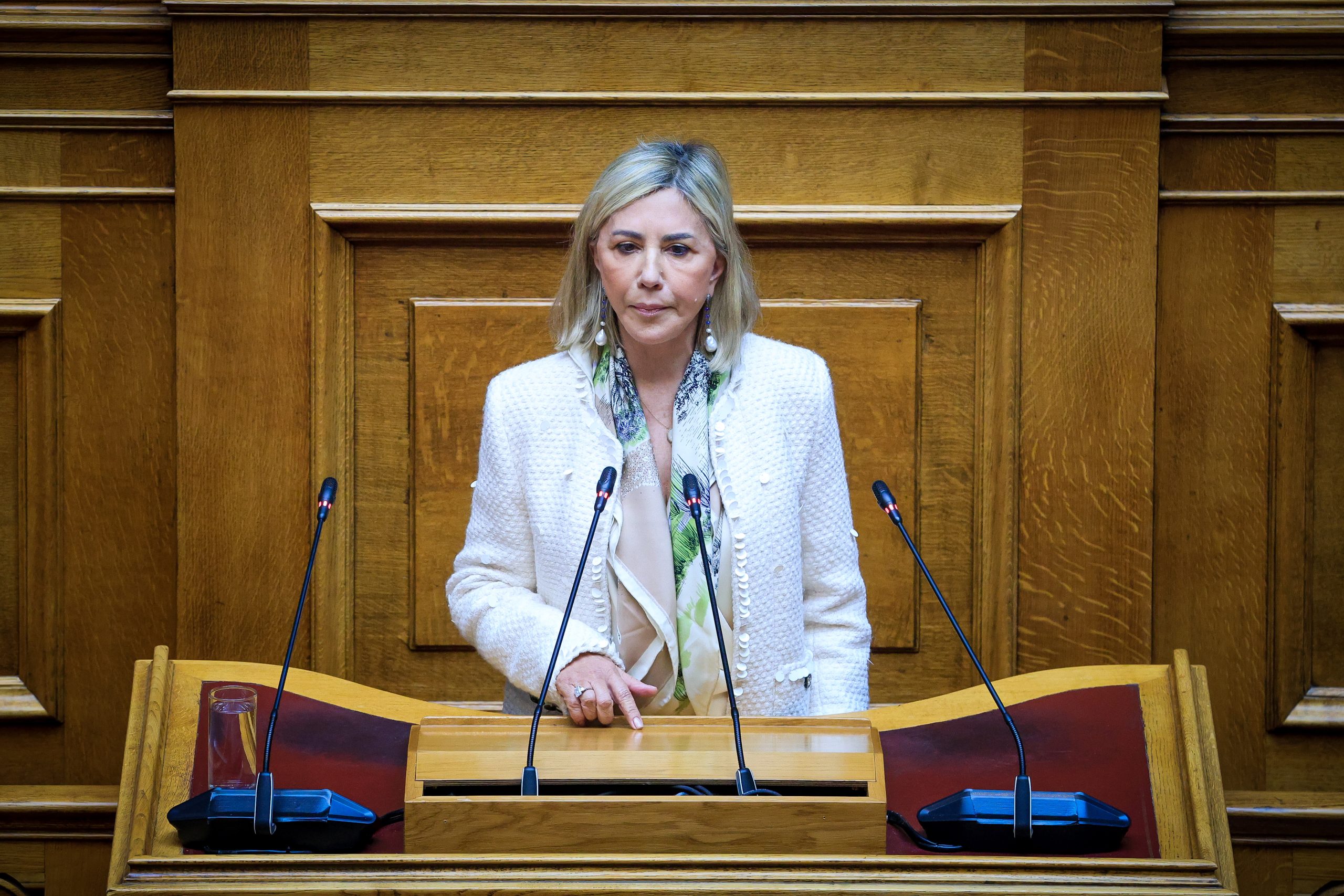 Βουλή: Άρση ασυλίας για τη Ζέττα Μακρή