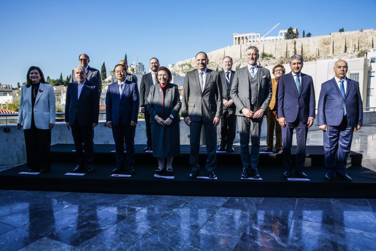 Λ. Μενδώνη στο 9ο Φόρουμ Αρχαίων Πολιτισμών: «Μείζον αίτημα της Ελλάδας η επανένωση των γλυπτών του Παρθενώνα»