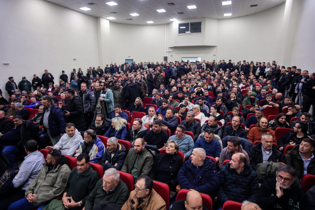 «Όχι» των αγροτών στη συνάντηση της Δευτέρας στο Μαξίμου – Ετοιμάζουν λίστα με αιτήματα και κλιμακώνουν τις κινητοποιήσεις