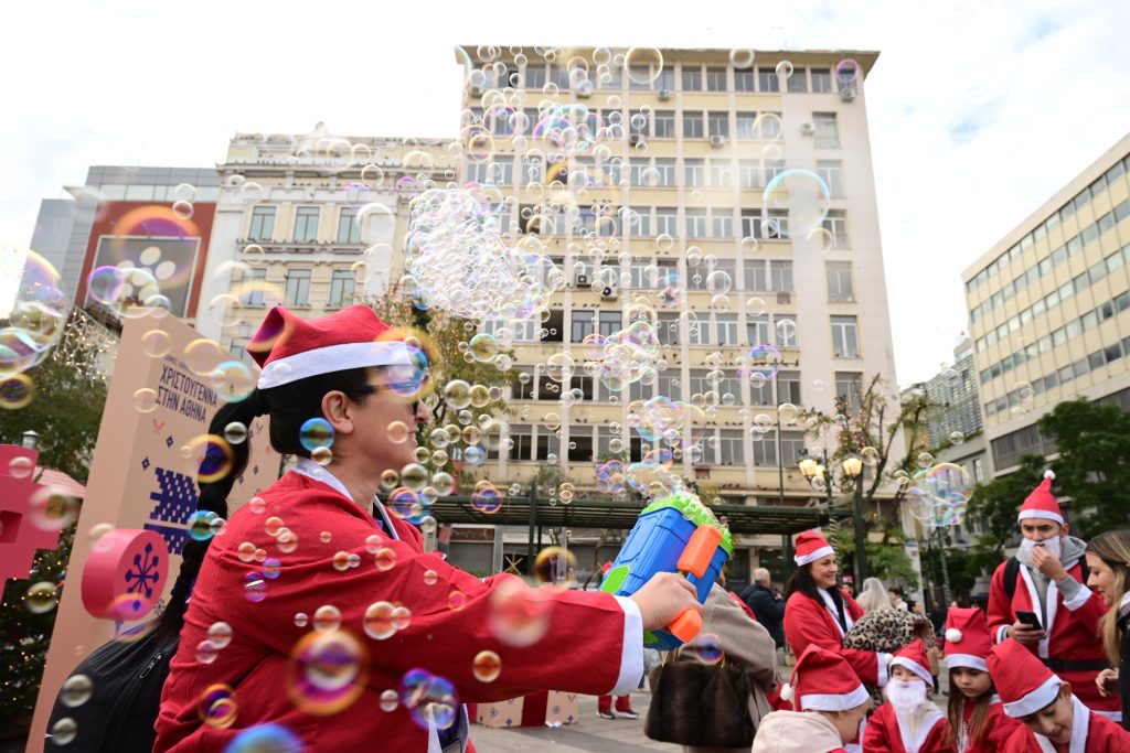 Athens Santa Run 2025, μια γιορτή αλληλεγγύης και αθλητισμού (εικόνες)