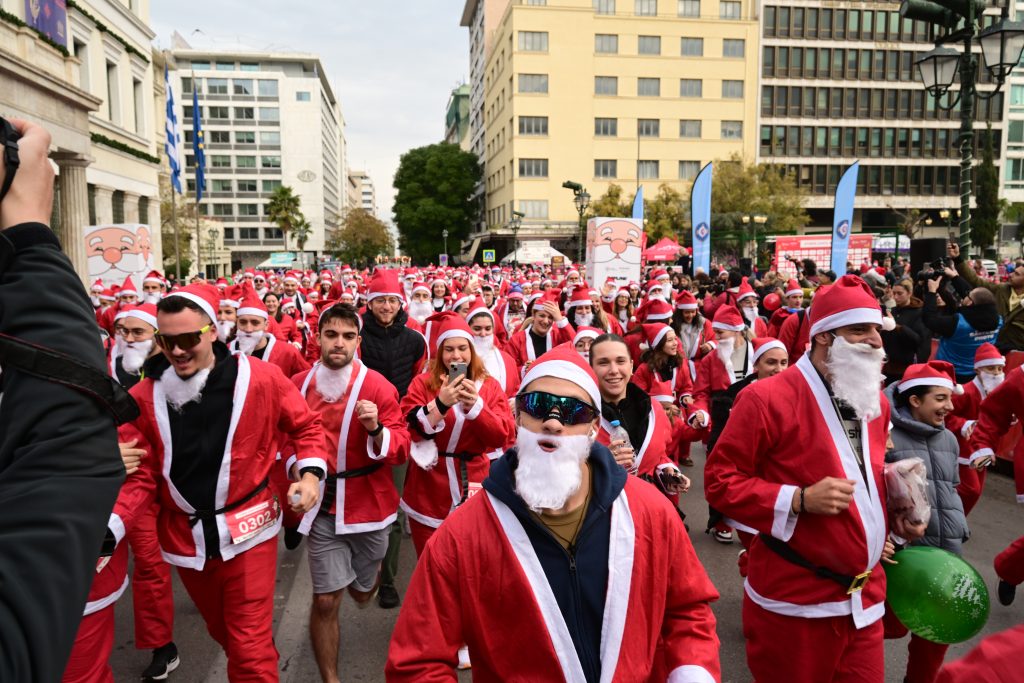 Athens Santa Run 2025, μια γιορτή αλληλεγγύης και αθλητισμού (εικόνες)