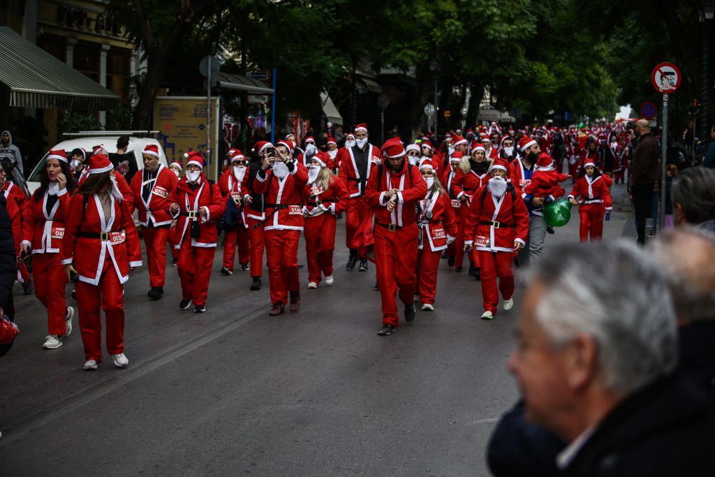 Athens Santa Run 2025, μια γιορτή αλληλεγγύης και αθλητισμού (εικόνες)