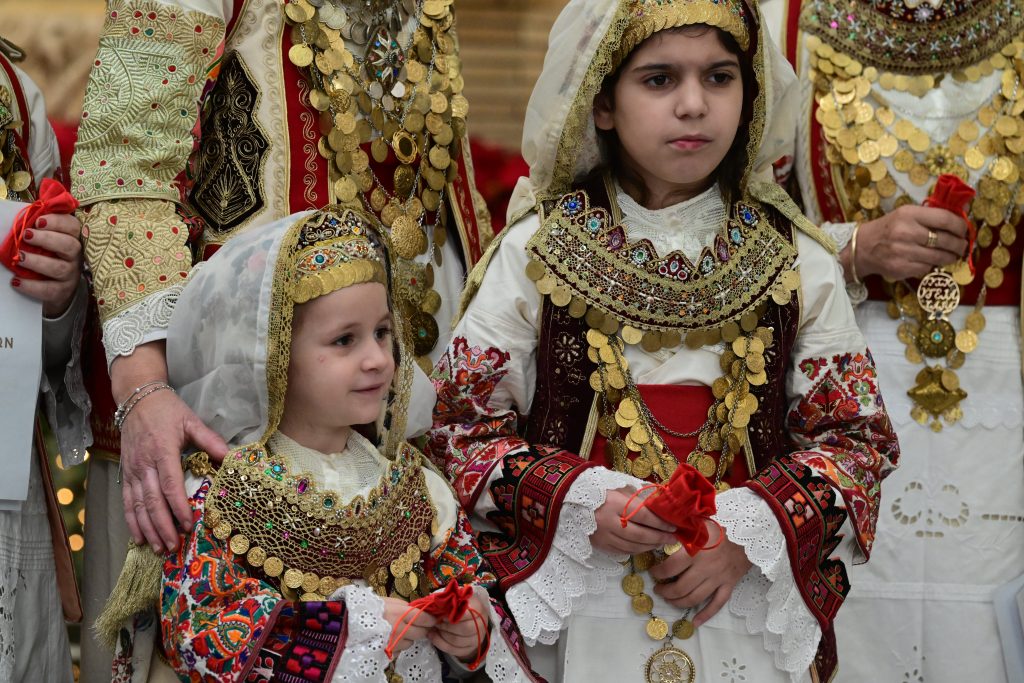 Πρωτοχρονιάτικα κάλαντα στον Πρωθυπουργό