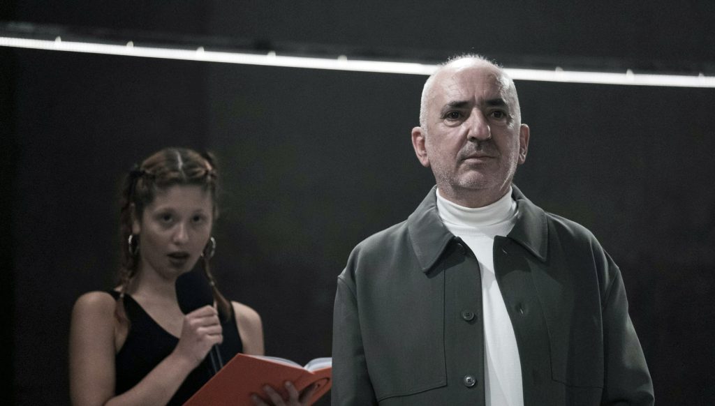 «Ολική Άμεση Συλλογική Επικείμενη Σωτηρία» -12 τελευταίες παραστάσεις για το φαινόμενο