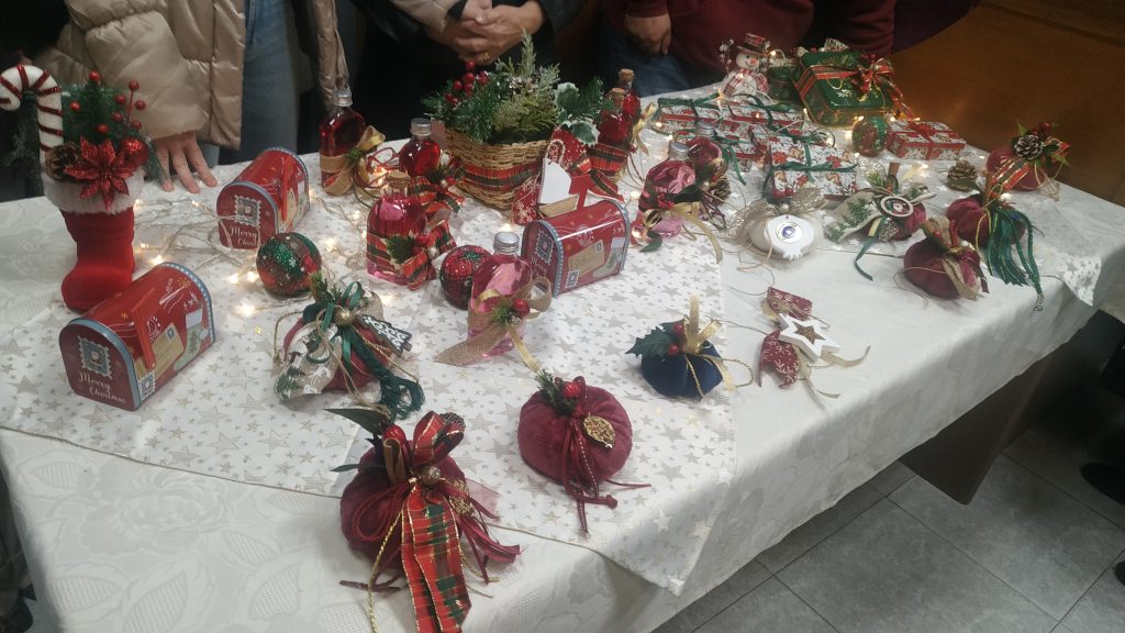 Γιορτινό χρώμα και φως στη Μονάδα Αντιμετώπισης Νόσου Αλτσχάιμερ Βόλου