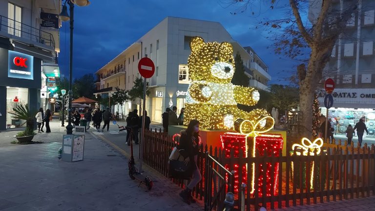 Σε εορταστικούς ρυθμούς από σήμερα η αγορά της Ρόδου