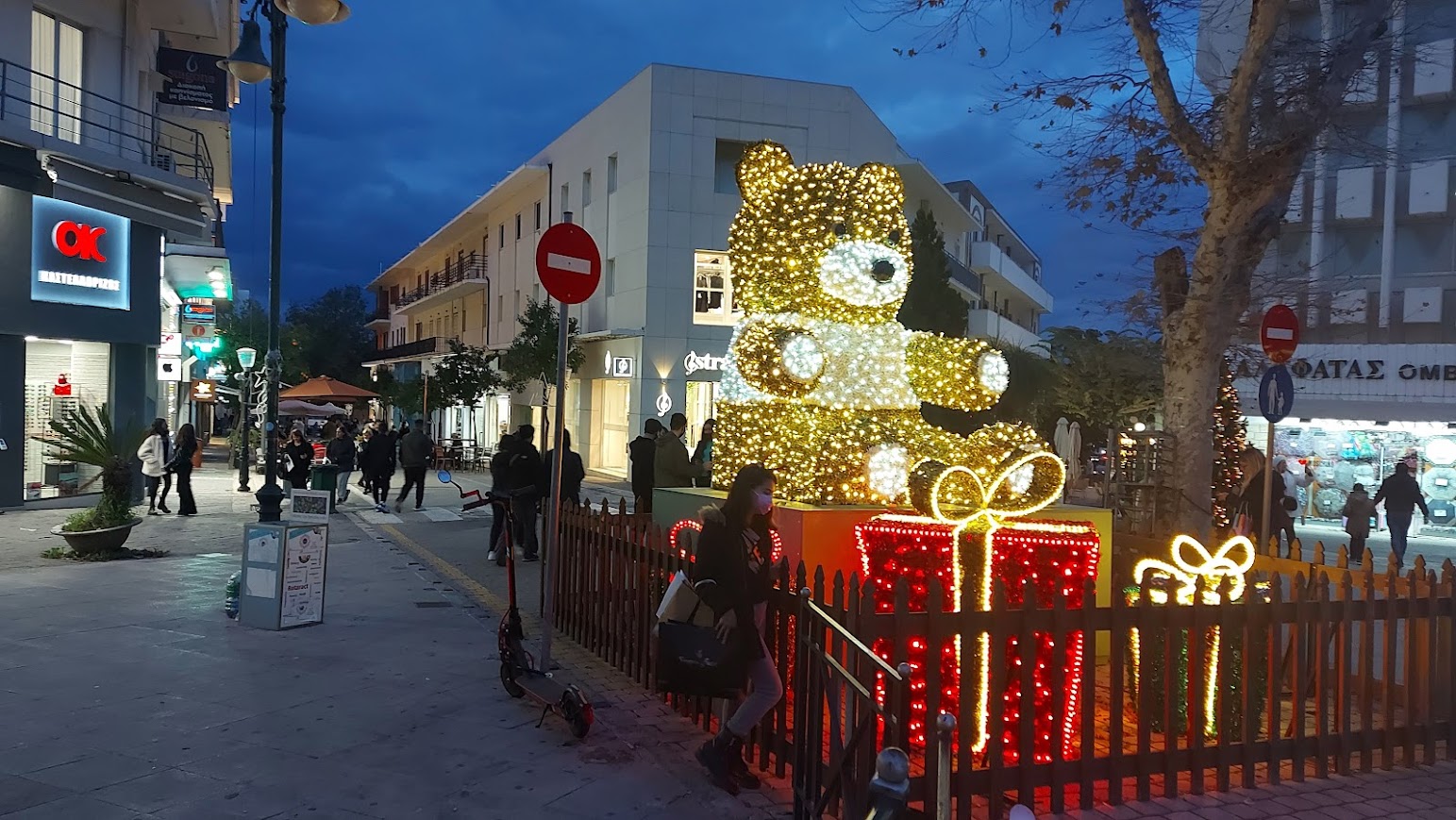 Σε εορταστικούς ρυθμούς από σήμερα η αγορά της Ρόδου