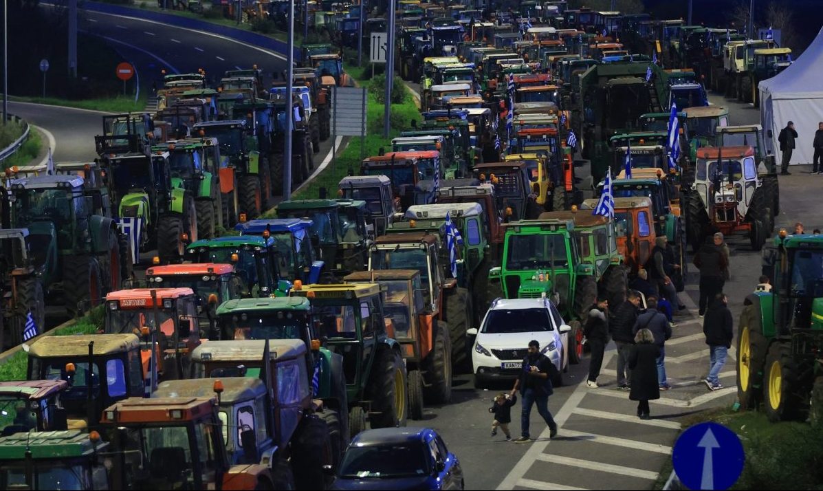 Αγροτικά μπλόκα και πολιτική ένταση: Κυβέρνηση και αντιπολίτευση σε ανοιχτή διαμάχη