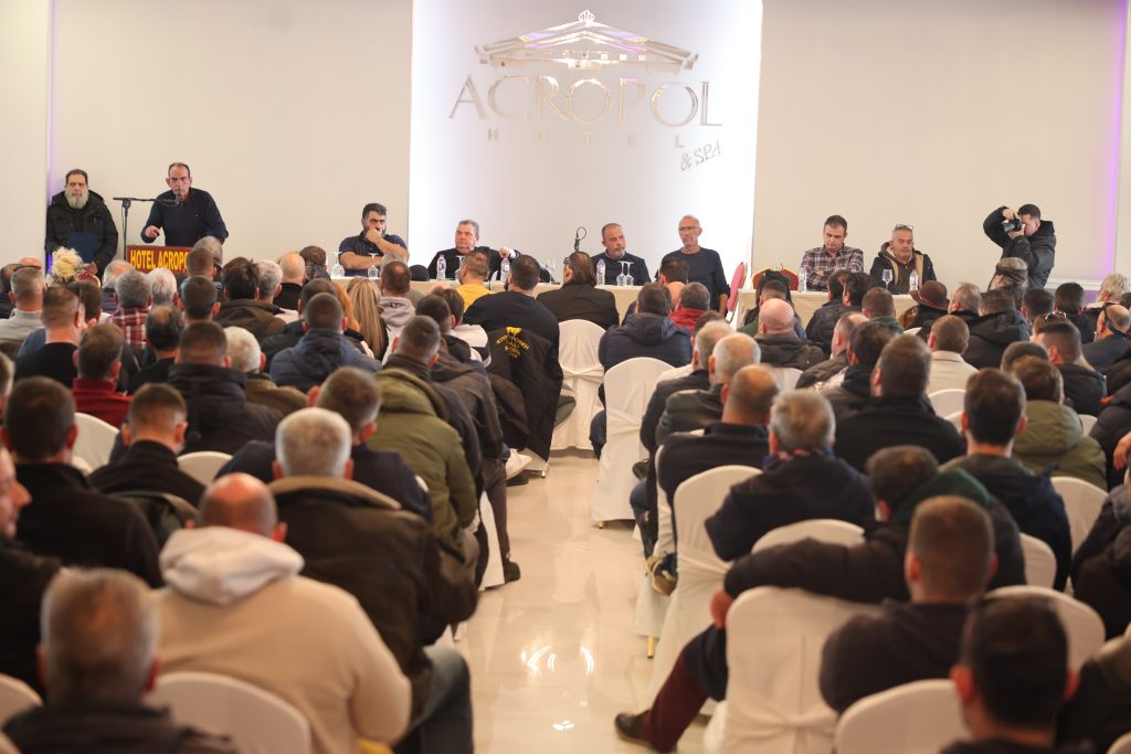 Αυξάνουν την πίεση οι αγρότες με κλιμάκωση των κινητοποιήσεών τους – Κλείνουν παρακαμπτήριους και ανοίγουν διόδια