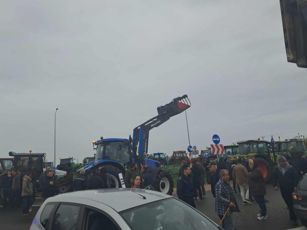 Ηλεία: Μηχανοκίνητη πορεία αγροτών – Κλείνουν την Ε.Ο στο ύψος του Πύργου και των Λεχαινών