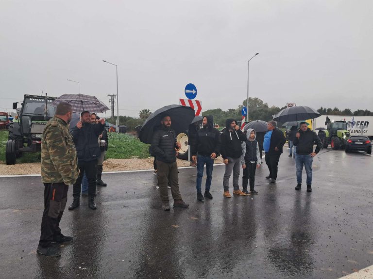 Αγρότες Ηλείας: Κλειστός ο κόμβος Πύργου
