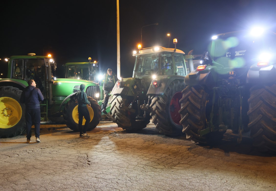 Ημαθία: Αποκλεισμός μίας ώρας της οδού μέσω της οποίας εκτρέπεται η κυκλοφορία λόγω του μπλόκου στα Μάλγαρα