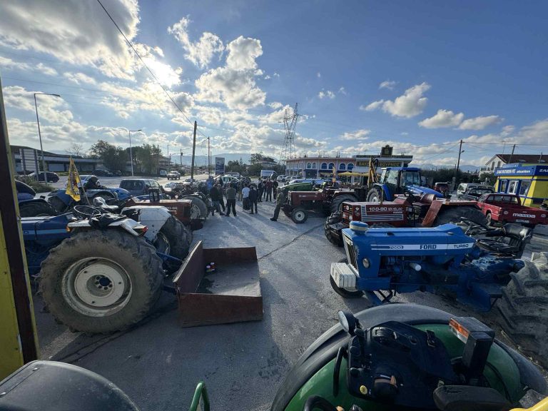 Ζάκυνθος: Συγκέντρωση αγροτών και κτηνοτρόφων μπροστά από το Εθνικό Στάδιο