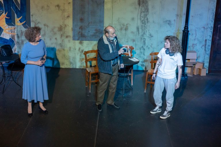 Τελευταίες παραστάσεις του έργου “Αργεί πολύ να ξημερώσει” από την Πειραματική Σκηνή