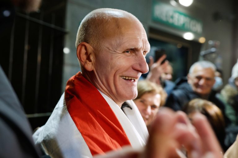 Τα πρώτα λόγια της συζύγου του Άλες Μπιαλιάτσκι στον απελευθερωμένο νομπελίστα μετά από πέντε χρόνια σιωπής