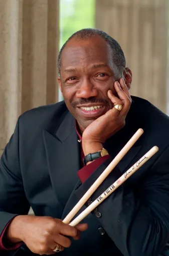 Alvin Queen στο Half Note: Ένας φόρος τιμής στον Oscar Peterson, 100 χρόνια μετά