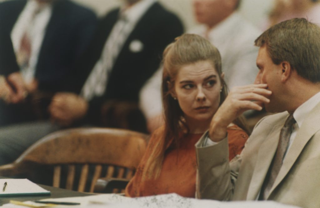 Γιατί τα παιδιά σκοτώνουν τους γονείς τους