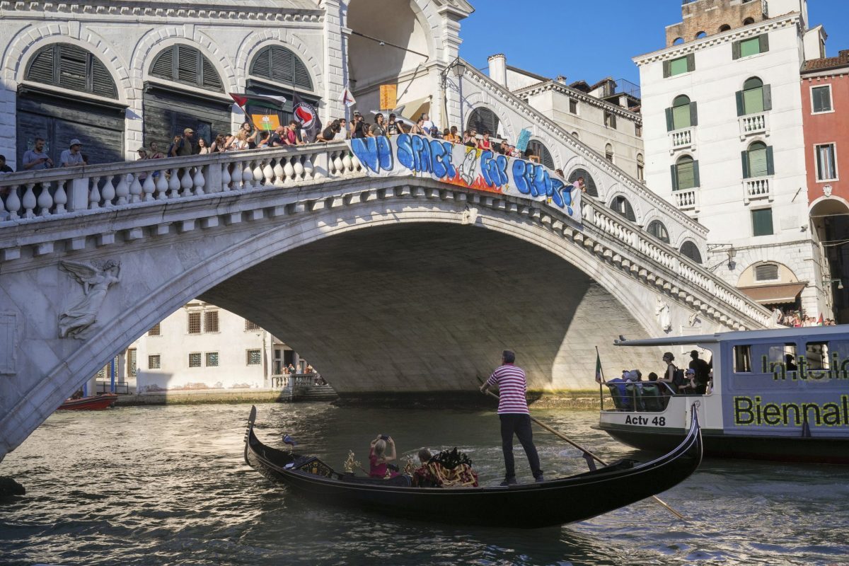 Βενετία: Γυναίκα έκλεψε σκάφος και το τράκαρε στο Μεγάλο Κανάλι