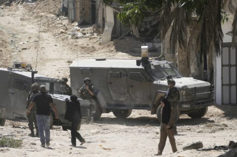 Μεγαλειώδεις συγκεντρώσεις για Τέμπη: «Προσκλητήριο» νεκρών στο Σύνταγμα – Τα μηνύματα των συγγενών