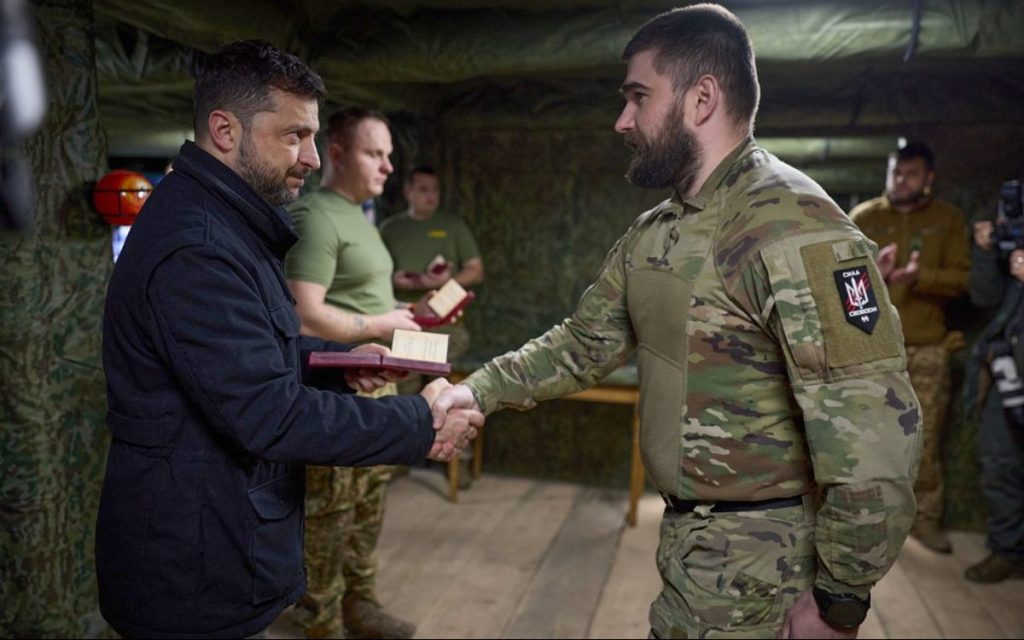 Ζελένσκι: Η Ουκρανία θα διεξάγει εκλογές μετά την υπογραφή ειρηνευτικής συμφωνίας – Το σχέδιο 20 σημείων που παρουσίασε