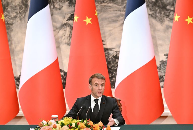 Μακρόν: Να ενισχυθεί η πίεση στη ρωσική οικονομία – Απαραίτητη η ενότητα Ευρωπαίων και Αμερικανών