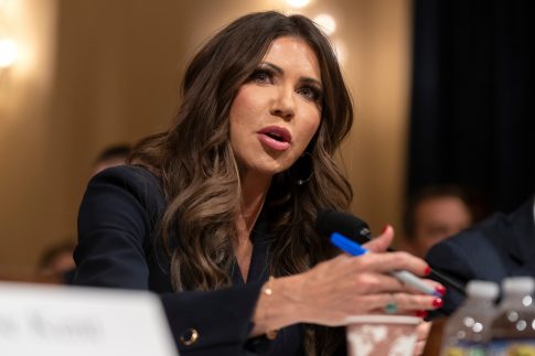 Βίντεο: Drone πάνω από τη Βαρυμπόμπη – Η επόμενη ημέρα μετά την τεράστια καταστροφή που προκάλεσε η πυρκαγιά