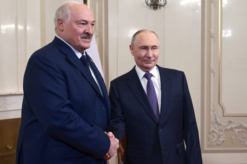 Ο Πούτιν κάνει πράξη την πυρηνική απειλή και μεταφέρει υπερηχητικούς βαλλιστικούς πυραύλους στη Λευκορωσία