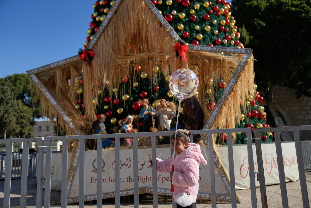 Η εκεχειρία στη Γάζα επαναφέρει διστακτικά το πνεύμα των Χριστουγέννων στη Βηθλεέμ