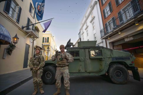 Μηνύματα «ενότητας» και «αλληλεγγύης» από την πολιτειακή και πολιτική ηγεσία