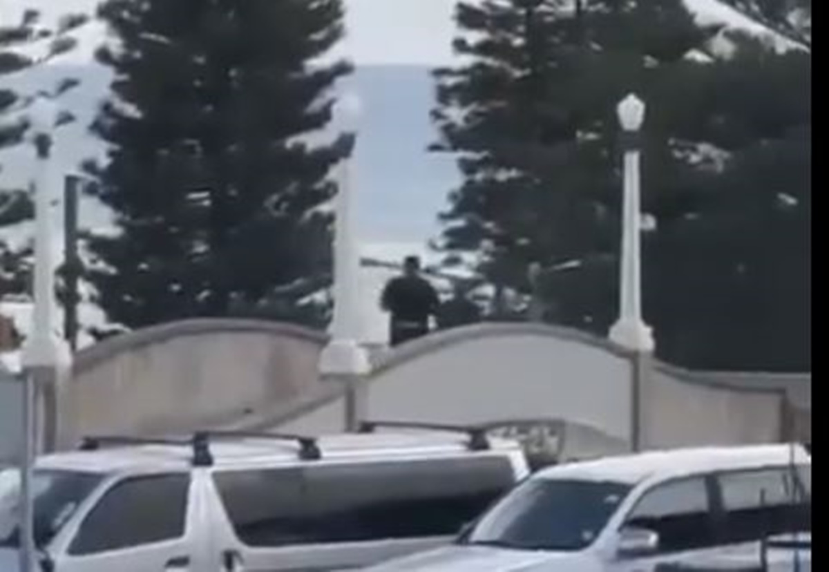 Αυστραλία: Πυροβολισμοί στην παραλία Μπόνταϊ του Σίδνεϊ – Δύο οι δράστες και αρκετά τα θύματα