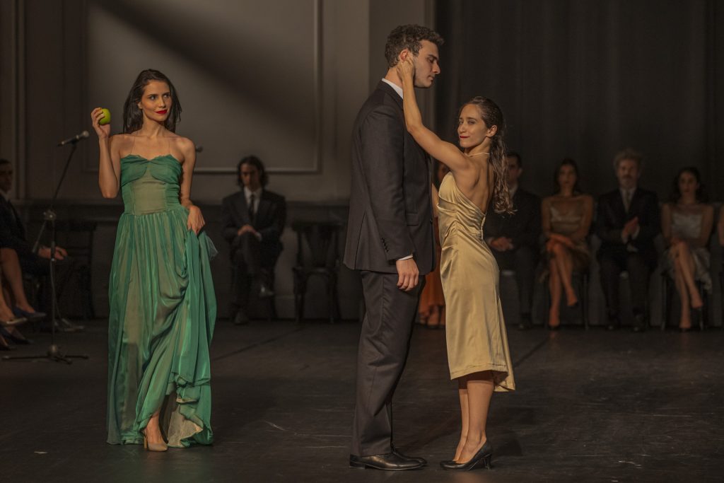 Το εμβληματικό έργο «Kontakthof» της Pina Bausch στο Εθνικό Θέατρο με ελληνικό θίασο