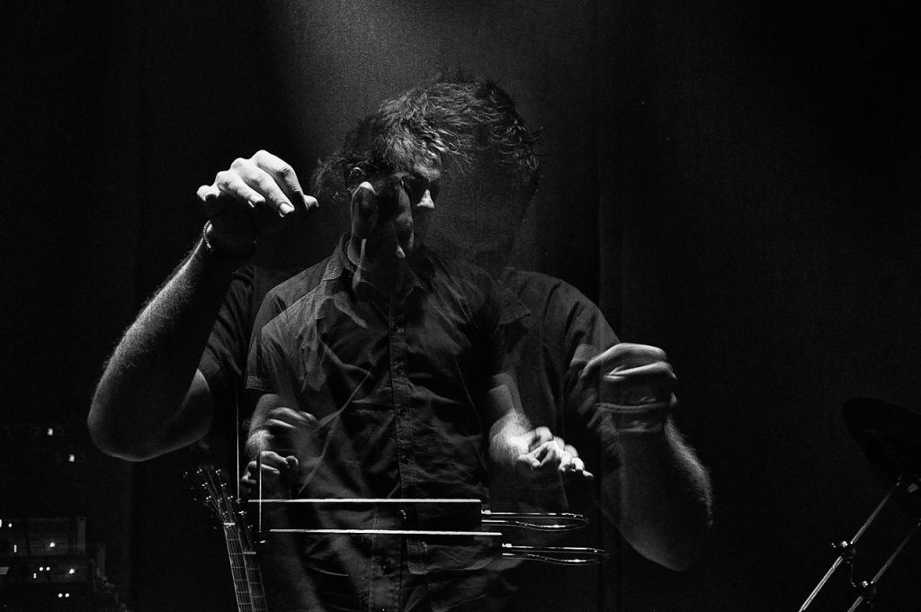 Theatre of the NO: Χριστουγεννιάτικος Δεκέμβριος με θέατρο και ζωντανή μουσική στην Αθήνα