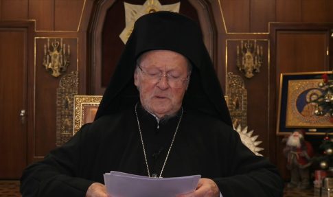 Πλήθος κόσμου στην χριστουγεννιάτικη παρέλαση του δήμου Ρήγα Φεραίου