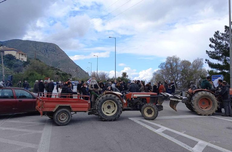 Νέα κινητοποίηση των αγροτών στα Χανιά: Μπλόκο σήμερα στον ΒΟΑΚ- Στο αεροδρόμιο τη Δευτέρα οι κτηνοτρόφοι