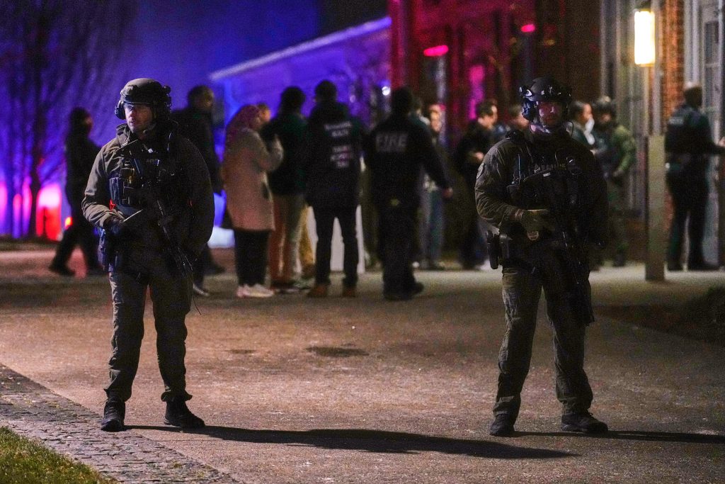 Δύο νεκροί και εννέα τραυματίες από πυροβολισμούς στο Πανεπιστήμιο Μπράουν του Ρόουντ Άιλαντ – Ανθρωποκυνηγητό για τον δράστη