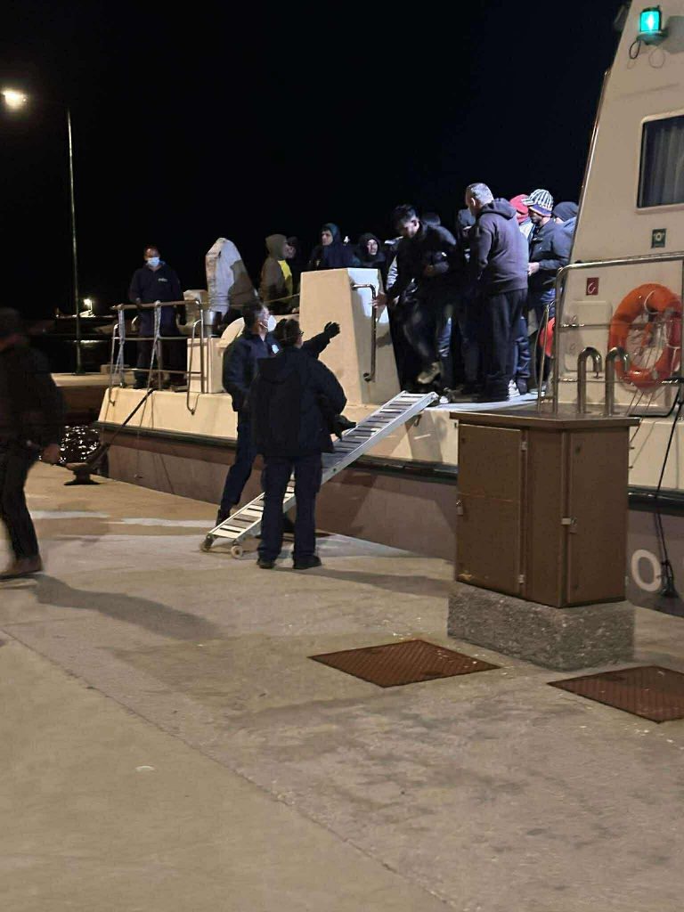 Χανιά: Διάσωση 361 μεταναστών νότια της Γαύδου – Μεταφέρονται στο λιμάνι της Παλαιόχωρας